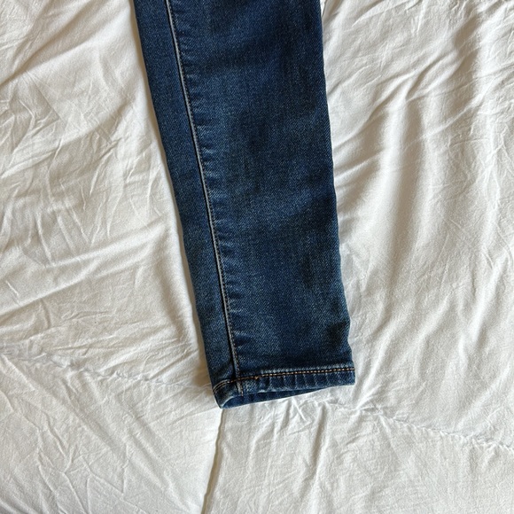 AMERICAN EAGLE jeggings. Women’s size 4 LONG. Distressed  - No see through holes - Picture 7 of 13